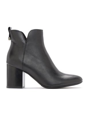 RYŁKO Ankle boot