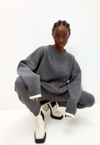 Cesare Gaspari OVERSIZED JOGGER SET  - Spodnie treningowe