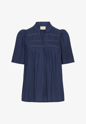 Marineblauwe blouse met korte mouwen, geplooide textuur en een V-hals ontwerp. Heeft subtiele horizontale strepen en decoratieve stiksels.