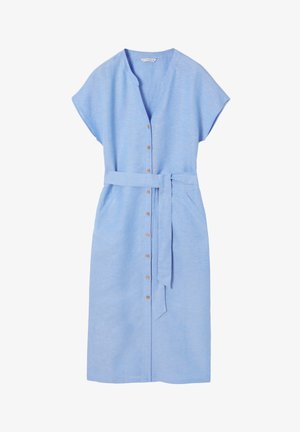 Šviesiai mėlyna mygtukinė suknelė trumpomis rankovėmis, audinio diržas, dvi šoninės kišenės ir mediniai mygtukai priekyje. Lygus paviršius.