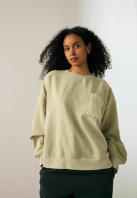 Next UTILITY POCKET FRONT PANELLED CREW NECK  - Sweater - green sage