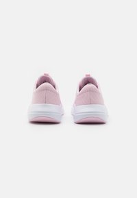 Nike Performance IN SEASON TR 13 - Tenisice za trening - pink foam/dark team red/adobe
