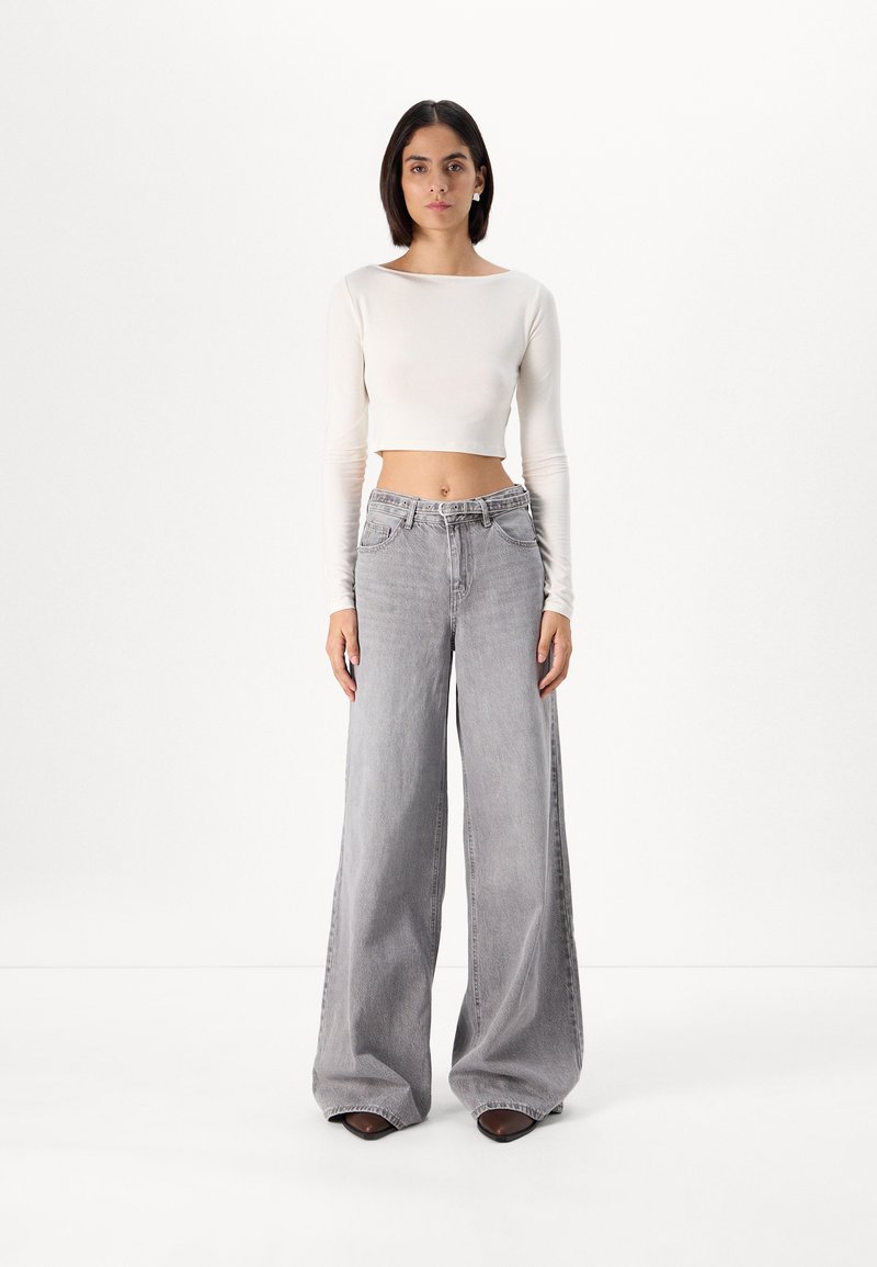 Vero Moda Tall VMANNET WIDE BELT - Platėjantys džinsai - medium grey denim