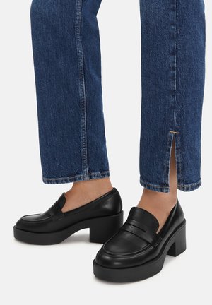 LOAFERS HEELED - Čevlji brez vezalk - black
