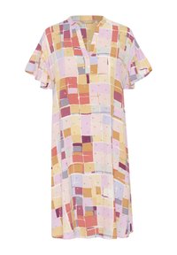 Korte mouw jurk met een V-hals, gemaakt van lichte stof met een geometrisch patchworkpatroon in pasteltinten en gouden accenten.