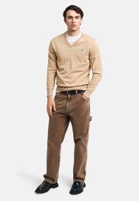GANT V-NECK - Jersey de punto - khaki mel