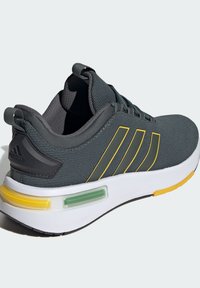 adidas Sportswear UNISEX jasnozielony