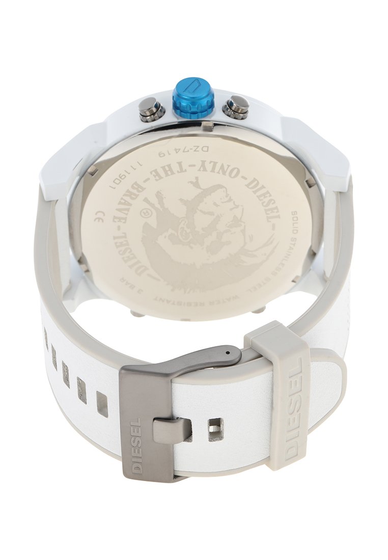 Correa de reloj de silicona blanca con acentos grises, caja redonda de acero inoxidable, corona azul y parte trasera de metal grabada. Cuenta con hebilla ajustable.