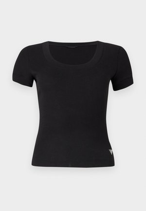 T-shirt nera a maniche corte con scollatura a girocollo, realizzata in un tessuto liscio e elasticizzato. Presenta un piccolo logo triangolare sul lato inferiore.