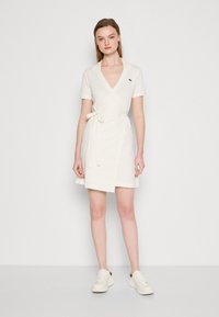 Lacoste Denné šaty - flour