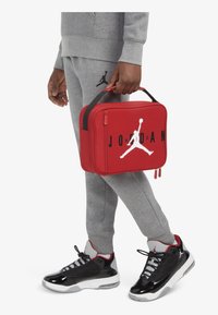 Jordan LUNCH TOTE UNISEX - Pietų dėžutė - gym red