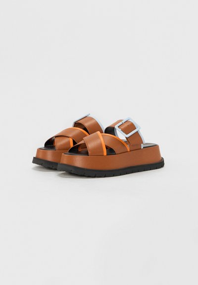 Pierre Hardy ALPHA MAXI - Platformas sandales - camel/orange/baby blue