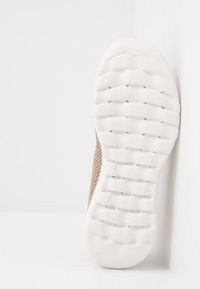 Skechers Performance Obuwie do biegania Turystyka