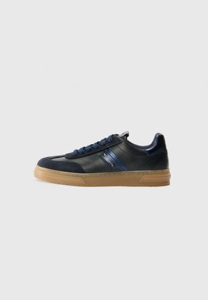 Trainers - navy