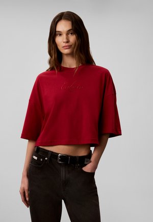 Calvin Klein Jeans, SCRIPT LOGO BOXY CROPPED T-SHIRT - Тениска с щампа - rio red