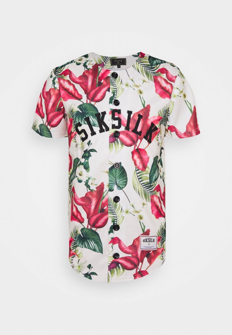 Chemise à manches courtes boutonnée avec imprimé floral tropical rouge et vert et texte noir « SIKSILK » sur la poitrine.