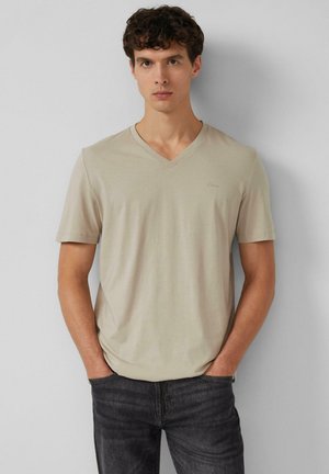 - T-shirt basic