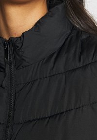 GAP Väst - black