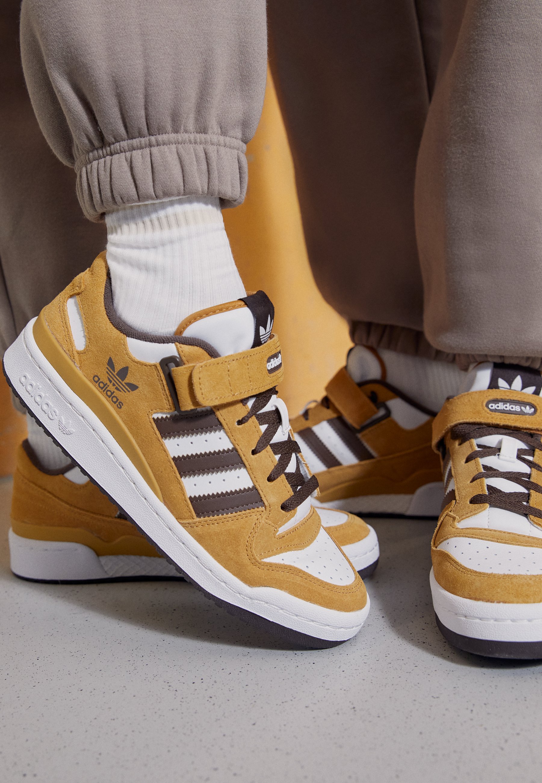 adidas Originals FORUM LOW - Sneaker low - brown/lila - Zalando.de