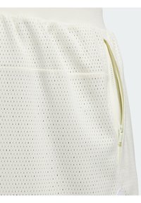 adidas Performance Urheilushortsit - off-white