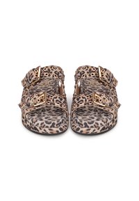 Sandali in stampa leopardata con due cinghie regolabili, accessori in tono oro e dettagli con borchie. Materiale morbido e soletta imbottita.
