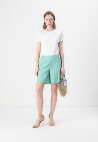 TWINSET Šortky - green marine