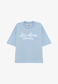 Unselected, sky blue