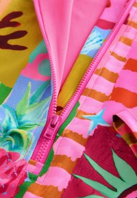 Niet geselecteerd, pink multi
