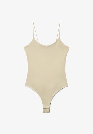 Body beige senza maniche con sottili spalline e bottoni a pressione all’interno gamba su sfondo bianco.