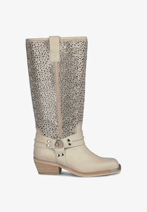 - Kowbojki i obuwie motocyklowe