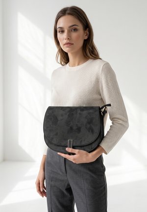Bruno Magli, BRUNO MAGLI SHOULDER BAG - Schoudertas - black
