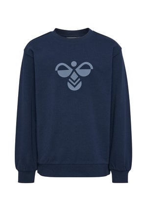 Granatowa bluza z długim rękawem z dużym, jasnoniebieskim abstrakcyjnym logo pszczoły na środku klatki piersiowej. Bez widocznego tła.
