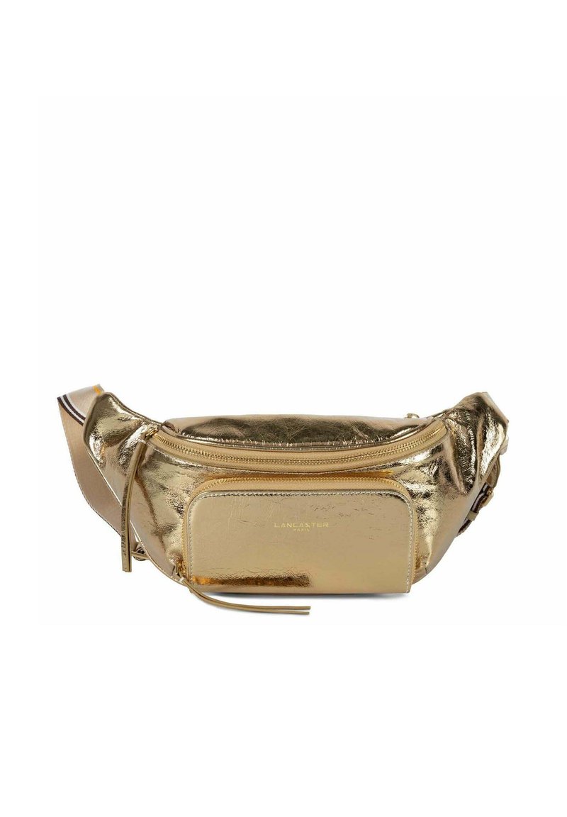 Marsupio in oro metallico con finitura testurizzata, dotato di un vano principale con zip e di una tasca anteriore, marchiato "Lancaster Paris."