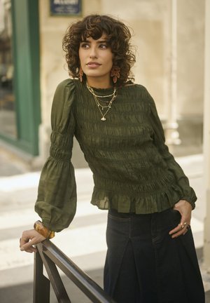 Cream HENVA - Blouse - rifle green