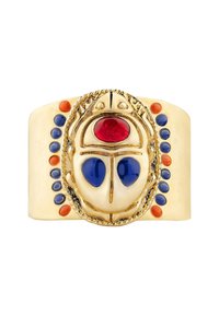 Bague ouverte en métal doré présentant un design de scarabée avec des pierres rouges, bleues et orange. Fini lisse avec des détails complexes autour des pierres.