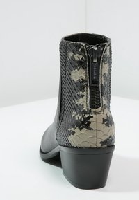 Calvin Klein Jeans Botines - black