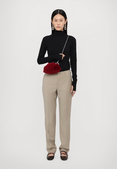 WEEKEND MaxMara VESPA - Cross body bag - bordeaux