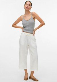 Vero Moda VMTHEA - Pantalon classique - snow white
