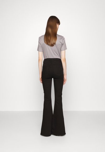 DL1961 RACHEL FLARE ULTRA HIGH RISE INSTASCULPT  - Calças de ganga bootcut - raven ultimate