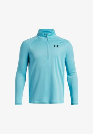 Svetlomodrý atletický top s dlhým rukávom, štvrťovým zipsom a čiernym logom Under Armour na ľavej strane hrude.
