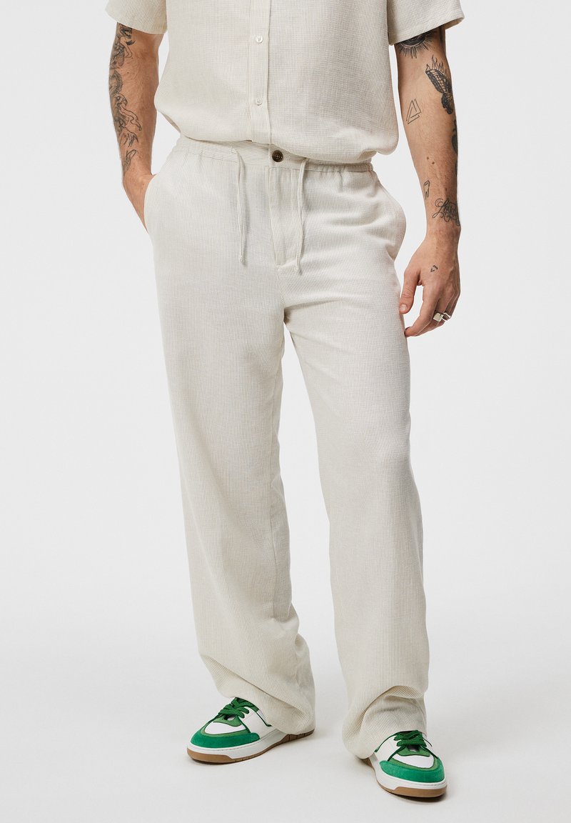 J.LINDEBERG NOAH WIDE - Trousers - 1679 safari beige