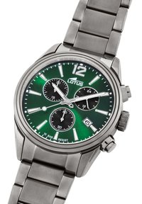 Montre en acier inoxydable avec un cadran vert, des marqueurs argentés, trois sous-cadrans noirs et un bracelet en acier inoxydable. Résistante à l'eau jusqu'à 10 bars.