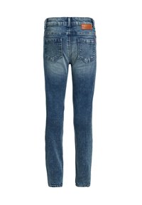 Džíny slim fit v denimu s přechodem od světle modré po tmavě modrou, s koženou značkovou nášivkou na zadním pasu a dvěma zadními kapsami.