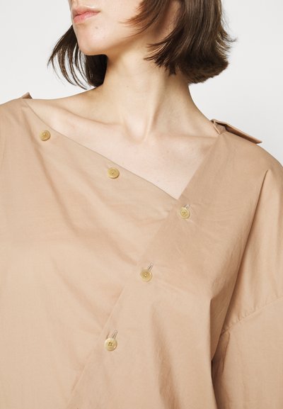 A.W.A.K.E. MODE OFF SHOULDER - Πουκαμίσα με κουμπιά - beige