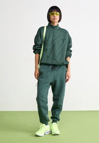 Nike Sportswear Tenisky - neon yellow