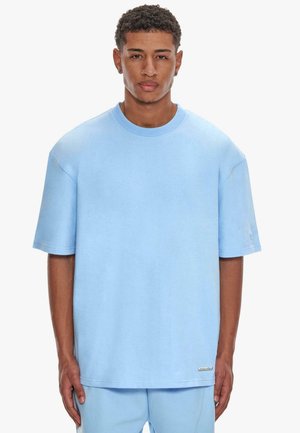 SUPER HEAVY BLANK - T-shirt basic - babyblue