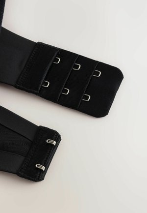 Schwarze Stoffriemen mit Metallhaken und -schlaufen, mit einer glatten Textur und einem Mesh-Bereich, entworfen für eine verstellbare Befestigung.