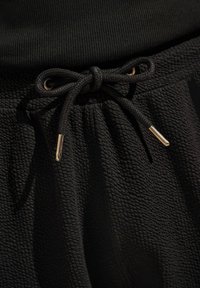 Thumbnail Image 6