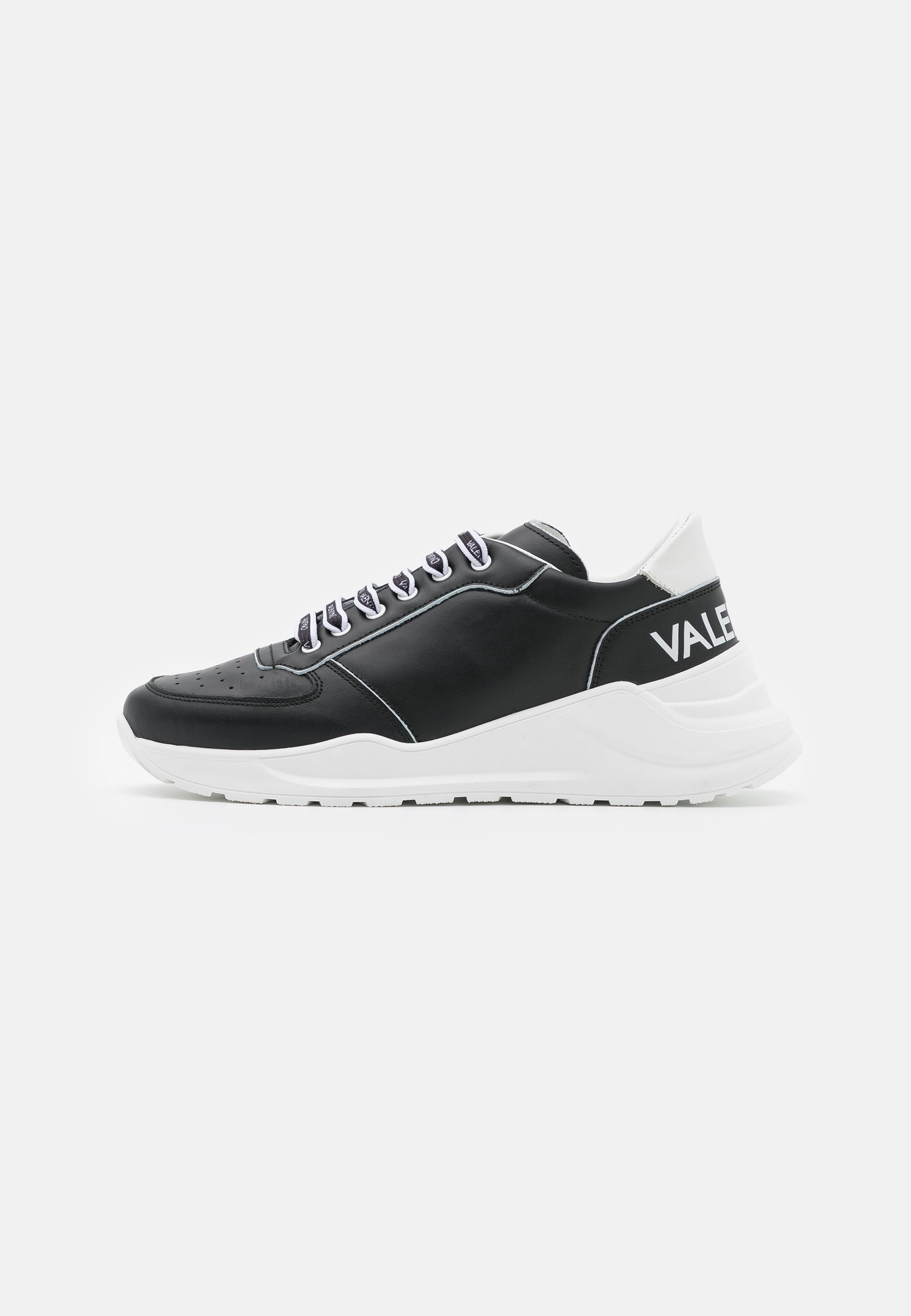 valentino trainers black and white