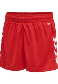 Rode sportieve shorts gemaakt van glad, lichtgewicht stof. Voorzien van een elastische tailleband en witte chevronaccenten aan de zijkanten.